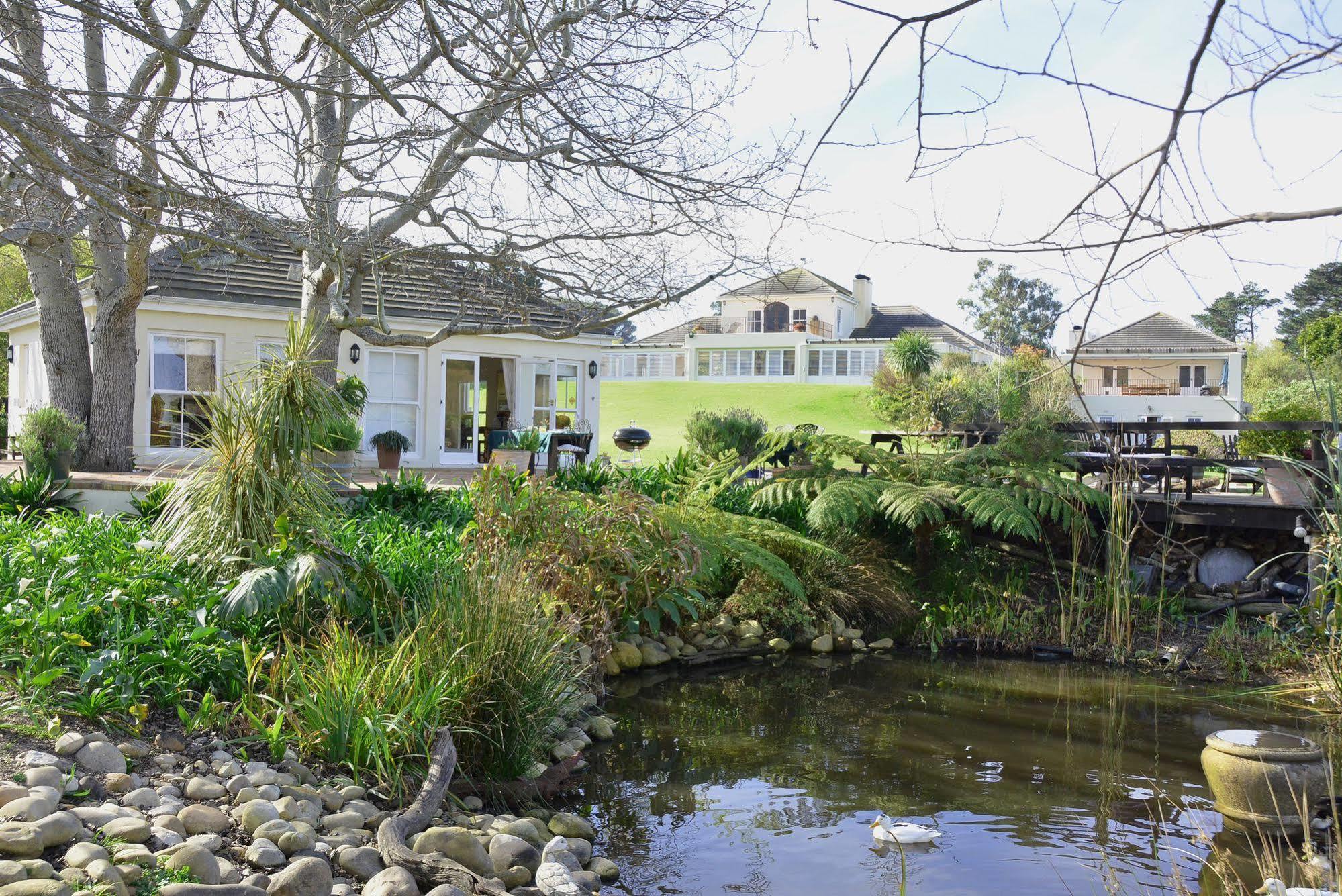 Majini Guesthouse Sweet Valley Exterior photo